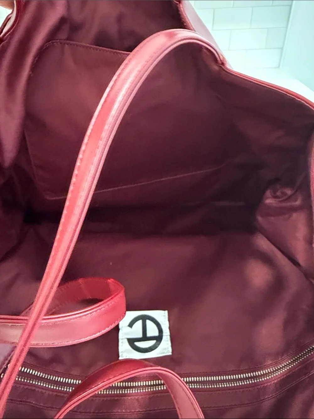 Telfar Large Embossed T Logo Tote - Burgundy